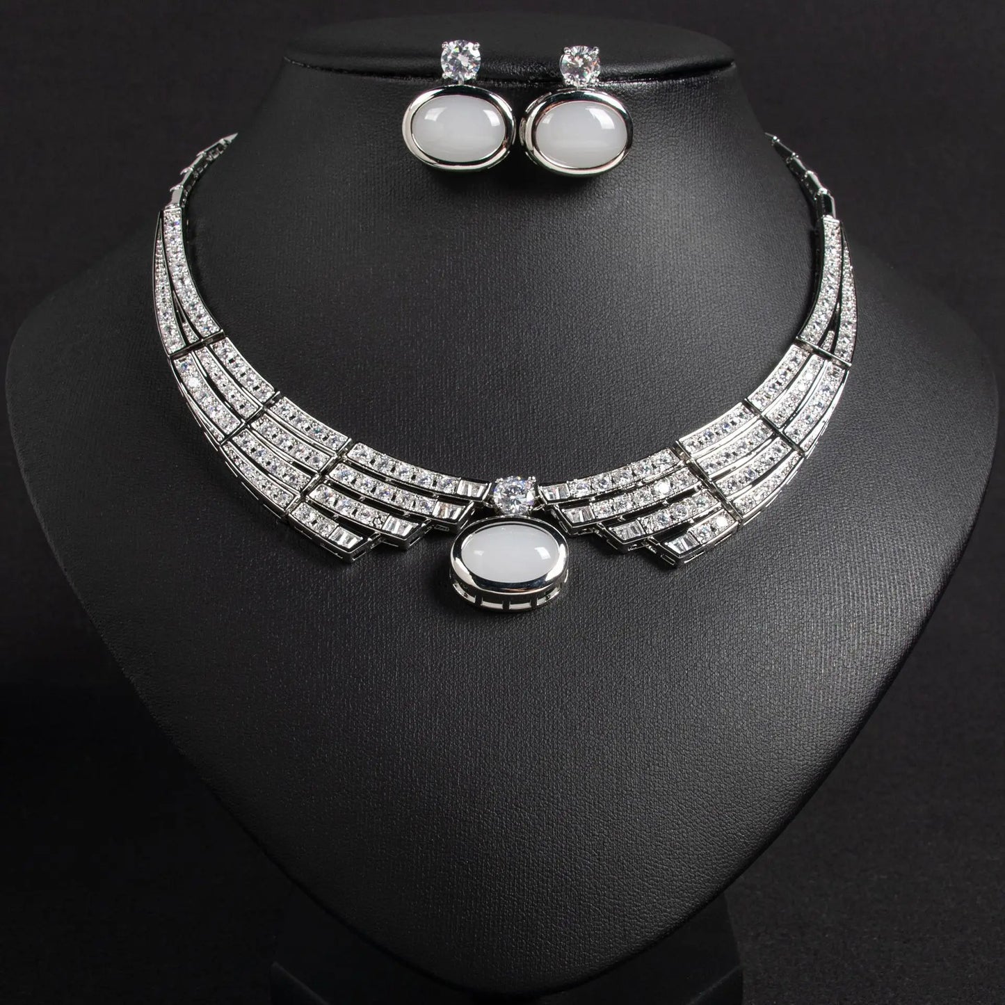 2 Piece Jewelry Set Exquisite Luxury Necklace Earrings Accessories.