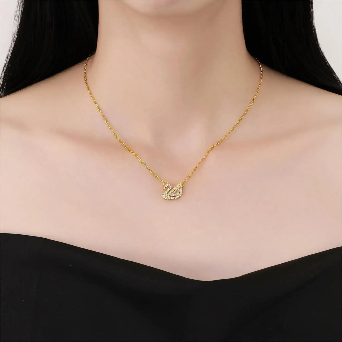 high-end swan pendant titanium steel necklace, light luxury niche design collarbone chain acc.