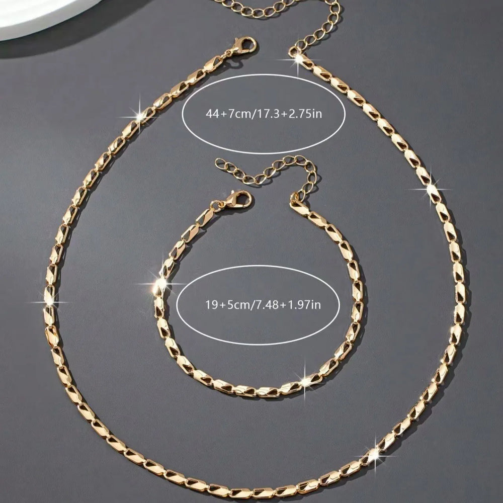 A Set of Sexy and Luxurious Women's Necklaces and Bracelets Metal Jewellery Set.