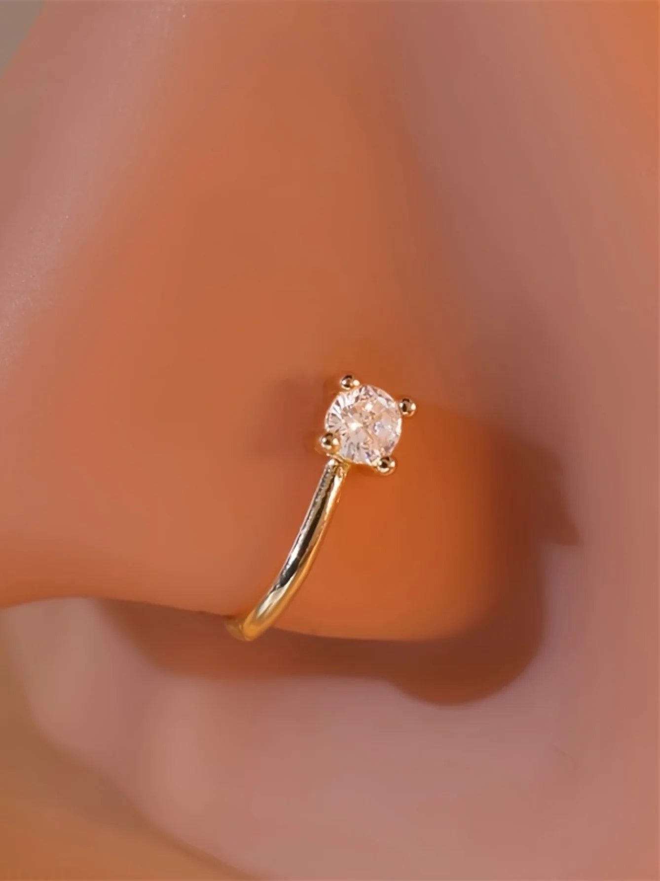 1-Piece Round Zircon Non Perforated Nose Ring Female Brass Material Adjustable Nose Clip.