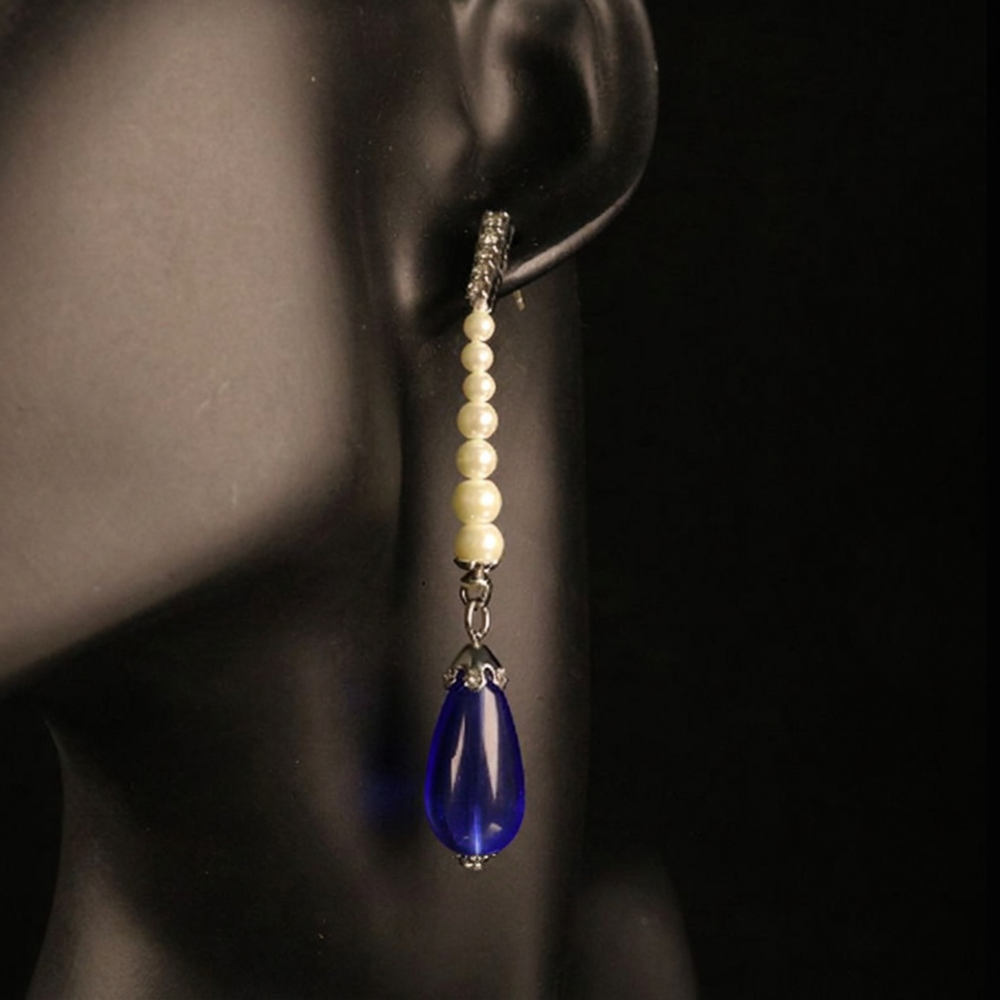 Earring photo with text removal