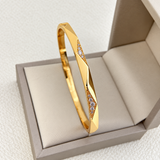 New diamond-set rhombic irregular closed-ended bracelet